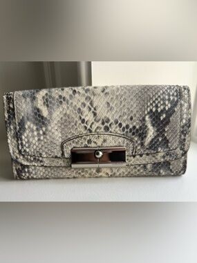 Vintage COACH Kristen Python Embossed Wallet- mint condition🩶